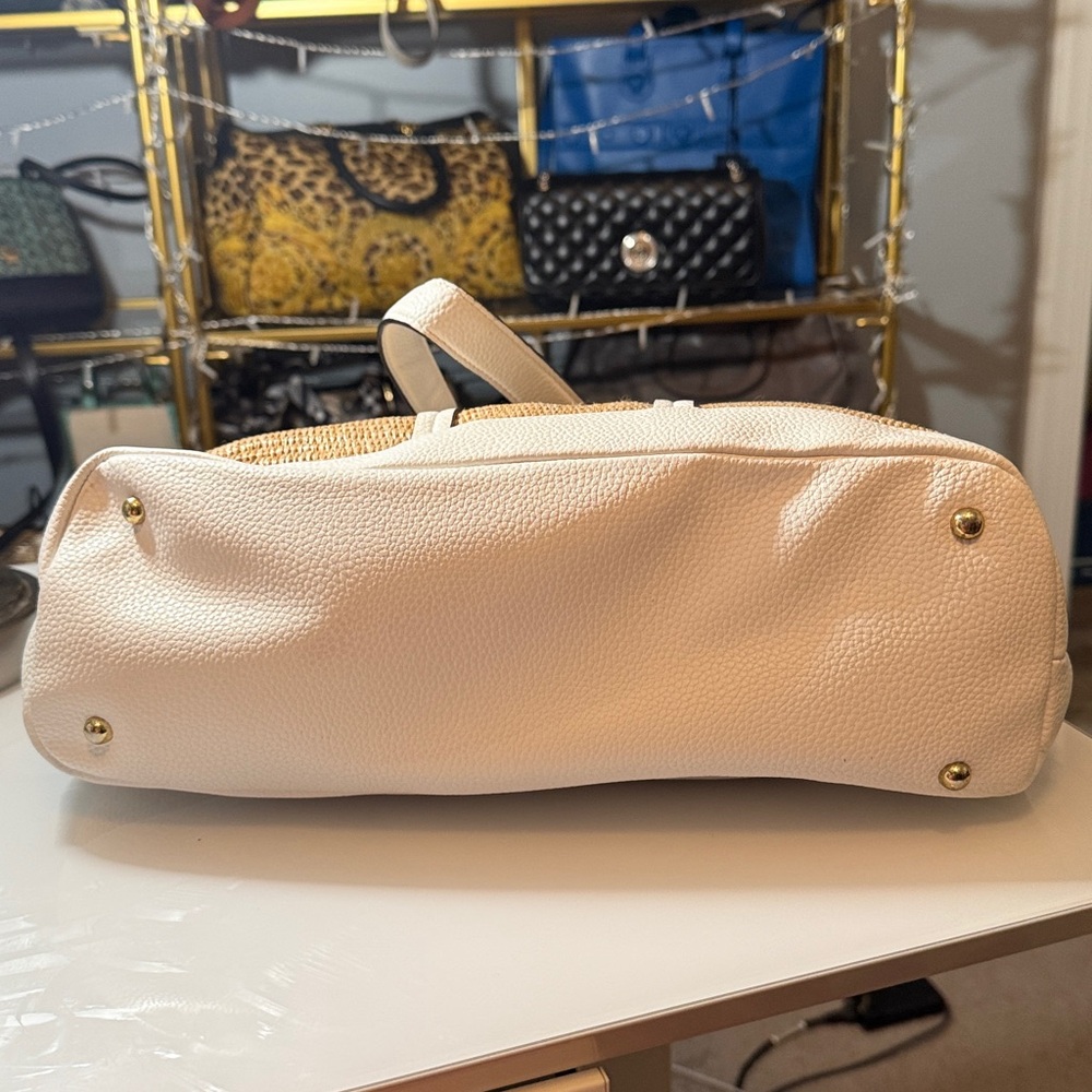 Liz Claiborne Straw Tote with White Trim - Picture 4 of 7